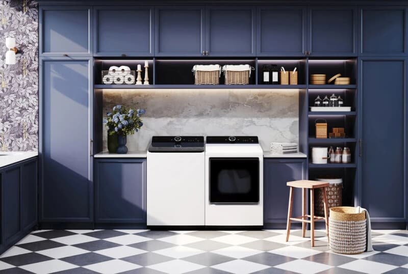 7.3 Cu. Ft. Ultra Large Capacity Rear Control Gas Dryer With Easyload™ Door, Ai Sensing And Turbosteam™ view 3