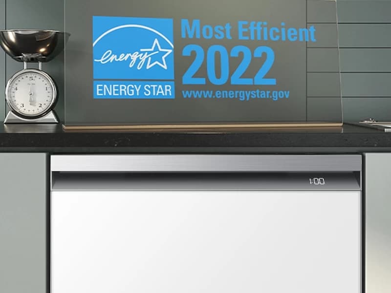 Bespoke AutoRelease Smart 42dBA Dishwasher with StormWash+™ and Smart Dry in White Glass view 6