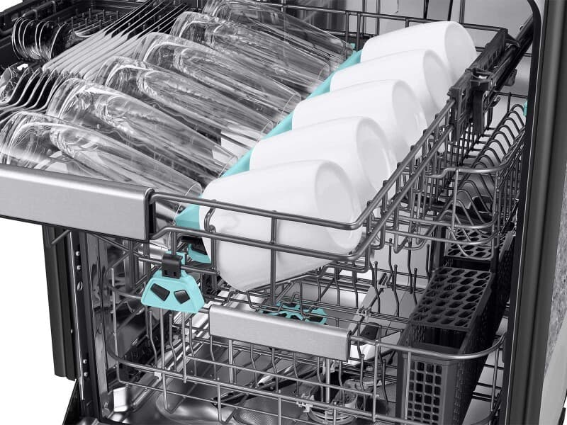 38 dBA Bespoke Auto Open Door Dishwasher with 3rd Rack Washing System in Fingerprint Resistant Stainless Steel view 10