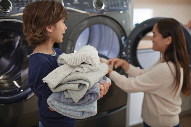 Electrolux 8-cu ft Stackable Vented Electric Dryer with Steam Cycle (Titanium) view 10