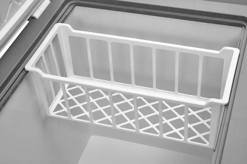 5 cu. ft. Covertible Chest Freezer (White) view 9