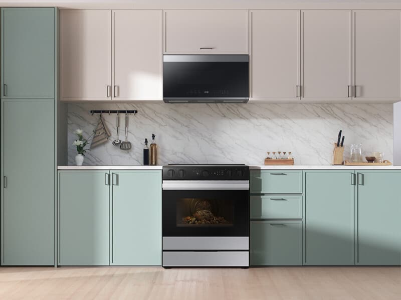 Bespoke Smart Slide-In Electric Range 6.3 cu. ft. in Stainless Steel with Air Sous Vide & Air Fry - ENERGY STAR® view 4