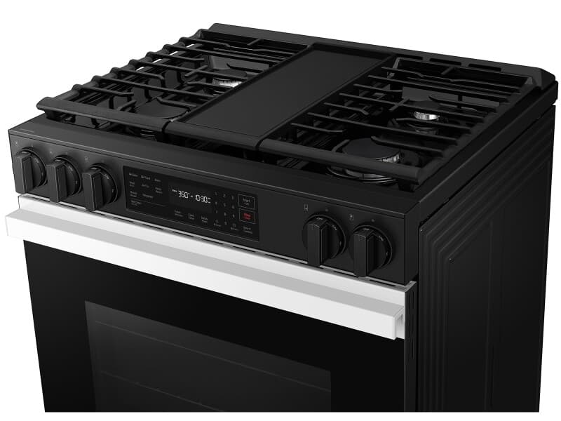 Bespoke Smart Slide-In Gas Range 6.0 cu. ft. in White Glass with Air Fry & Safety Knobs view 10