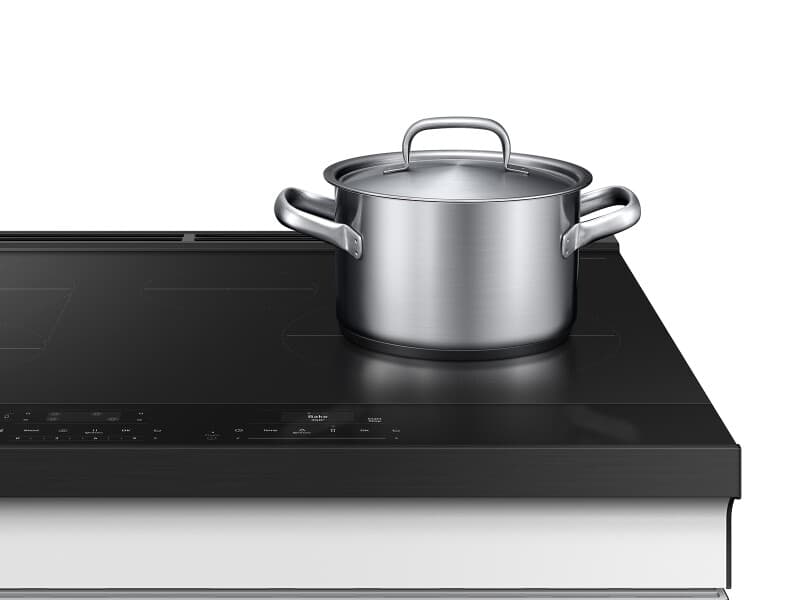 Bespoke 6.3 cu. ft. Smart Slide-In Induction Range with Ambient Edge Lighting™ & Air Sous Vide in White Glass view 10