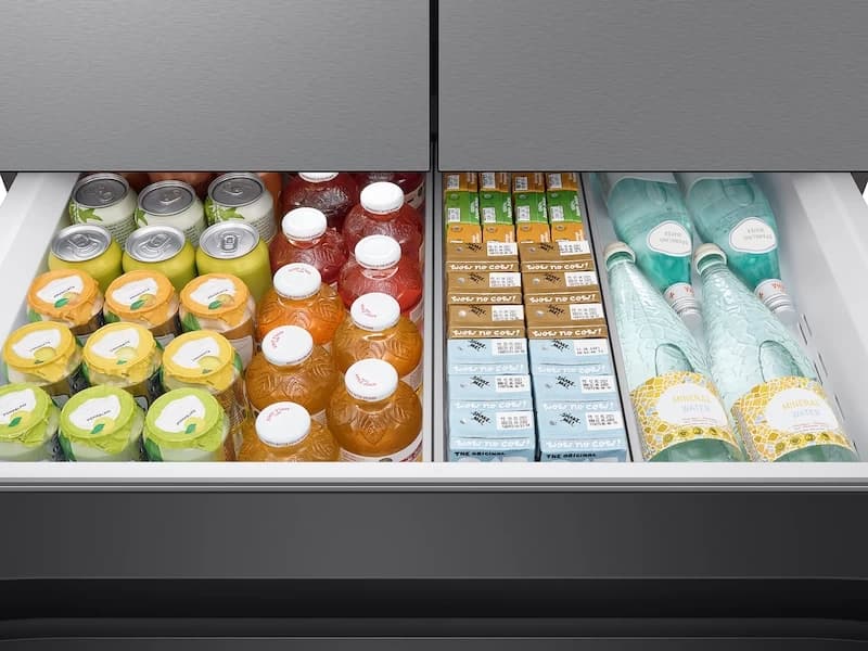 23 cu. ft. Smart BESPOKE 4-Door French-Door Refrigerator with Customizable Panel Colors and Beverage Center  in Stainless Steel view 9