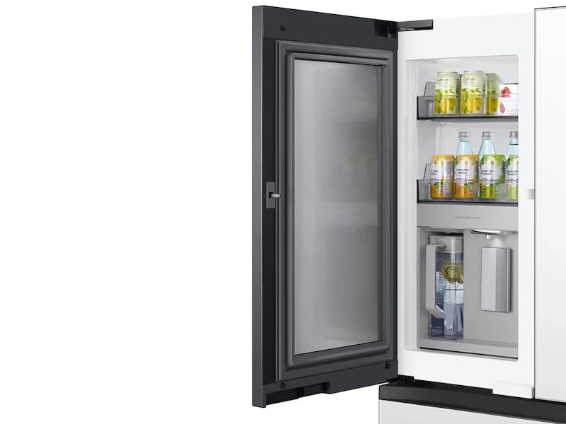 Bespoke 4-Door French Door Refrigerator (29 cu. ft.) with Family Hub™ in White Glass view 8
