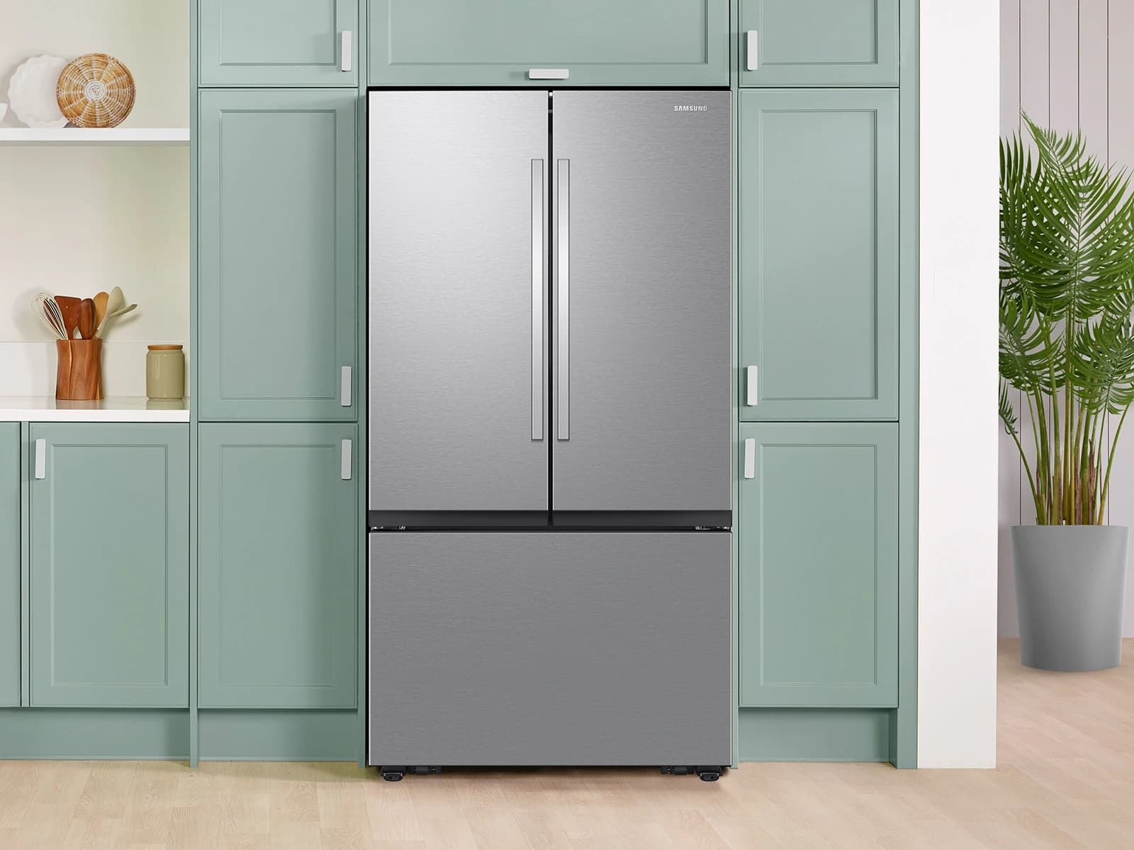 Bespoke AI 3-Door French Door Mega Capacity | Auto Ice Maker 32 cu. ft. – Stainless view 8