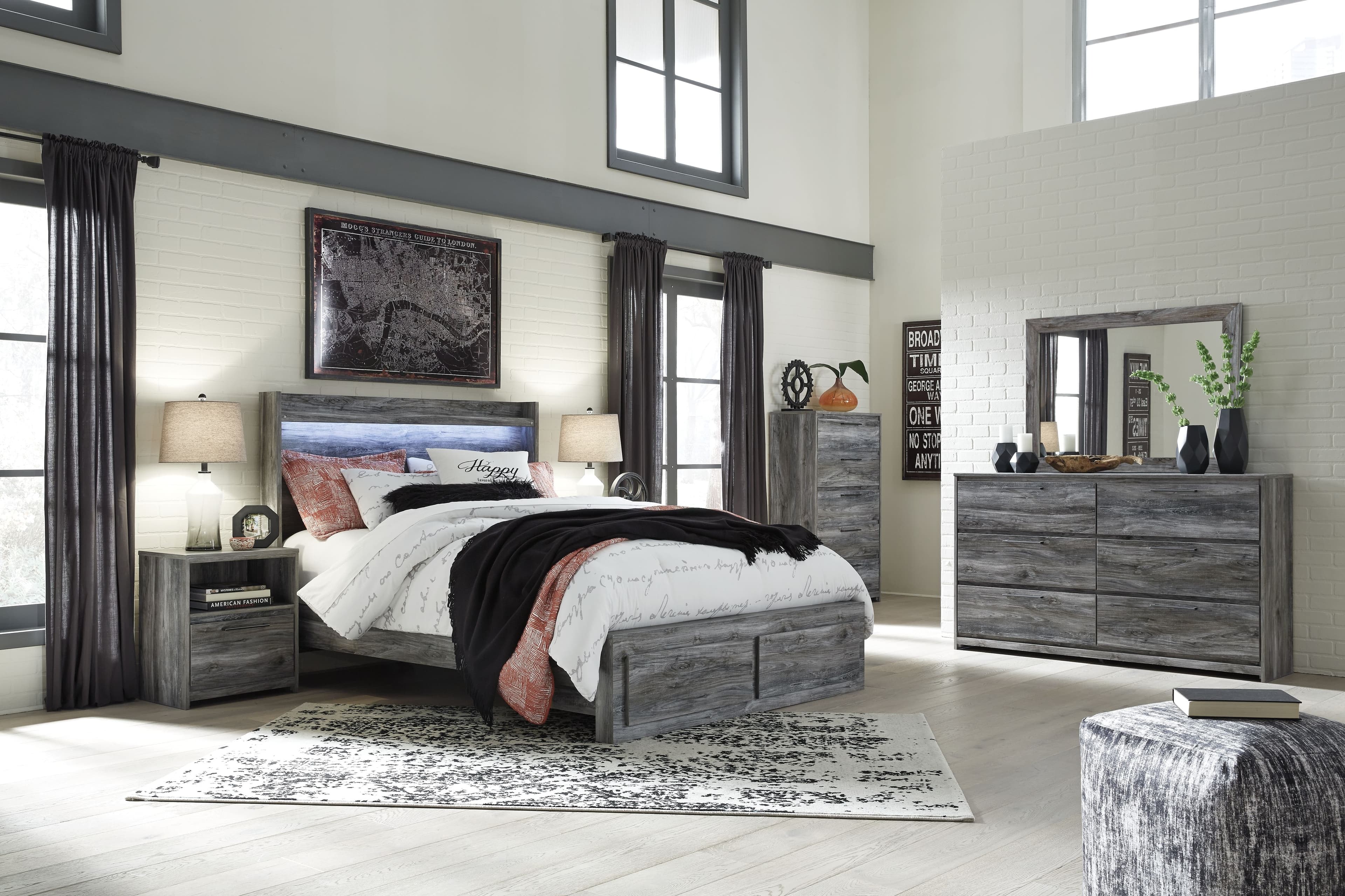 7 Pc. · Dresser, Mirror, Chest, Queen Panel Bed with 2 Storage Drawers · Gray