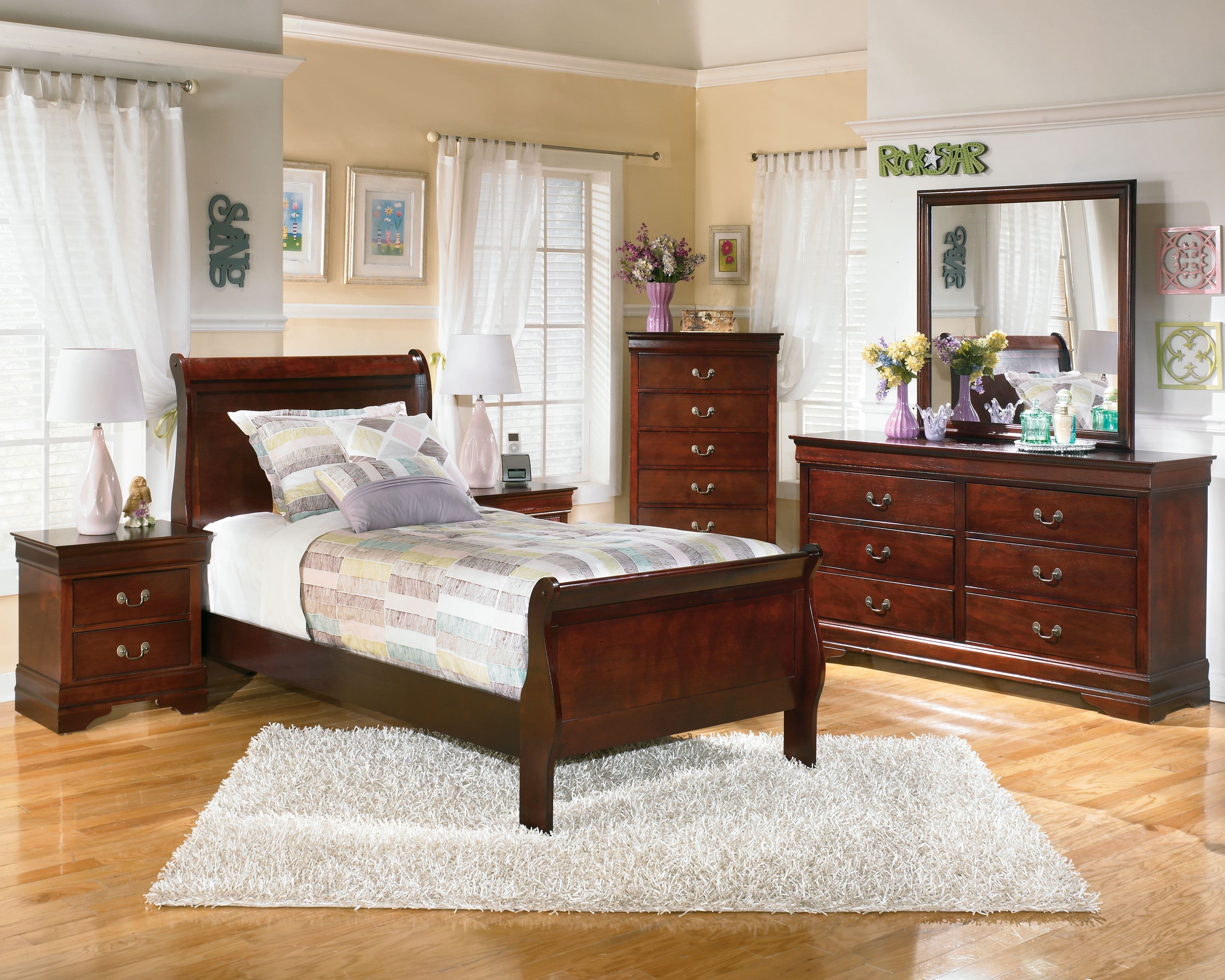 Alisdair - 5 Pc. - Dresser, Mirror, Chest, Twin Sleigh Bed - Dark Brown