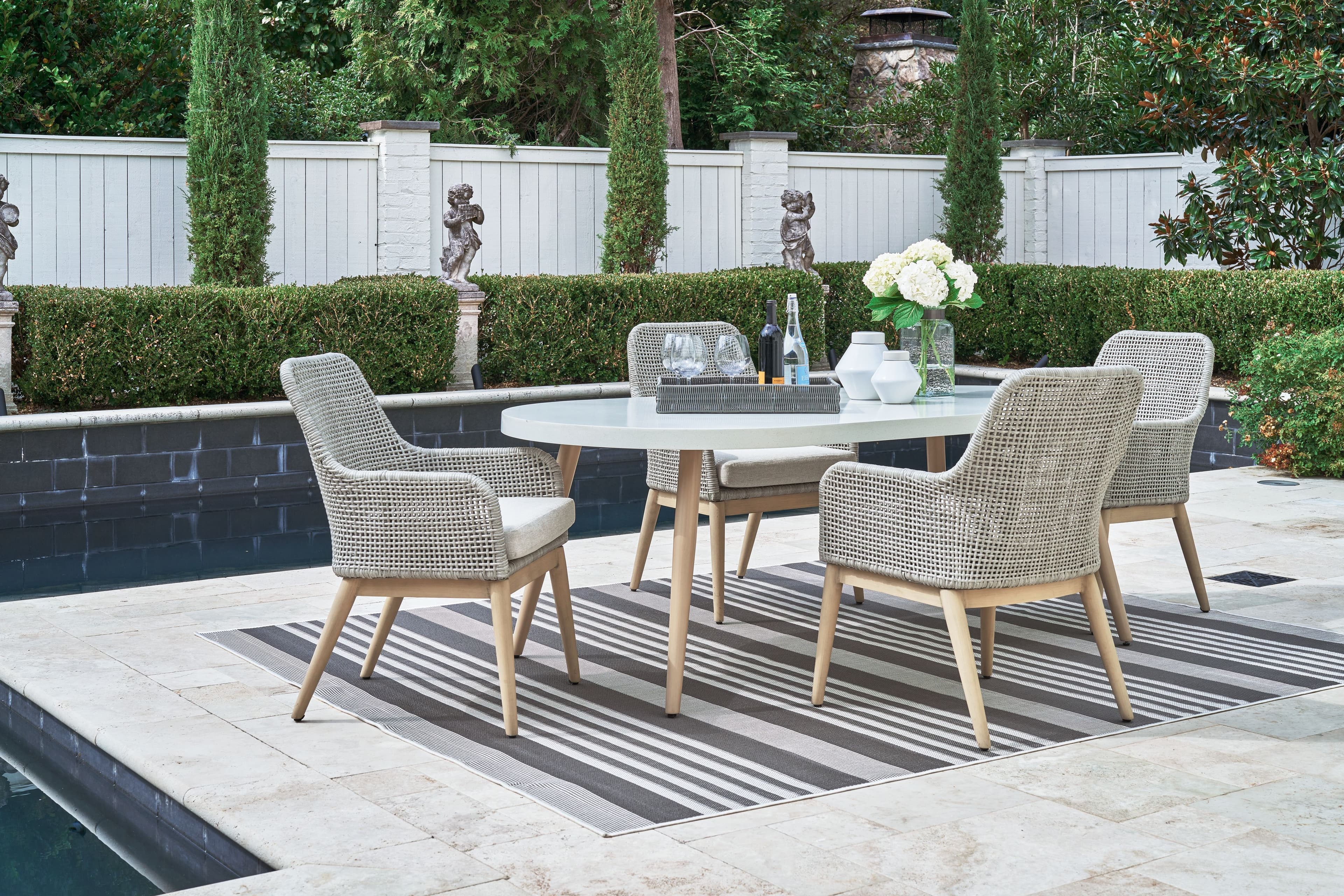 Seton Creek - 5 Pc. - Dining Set - Gray