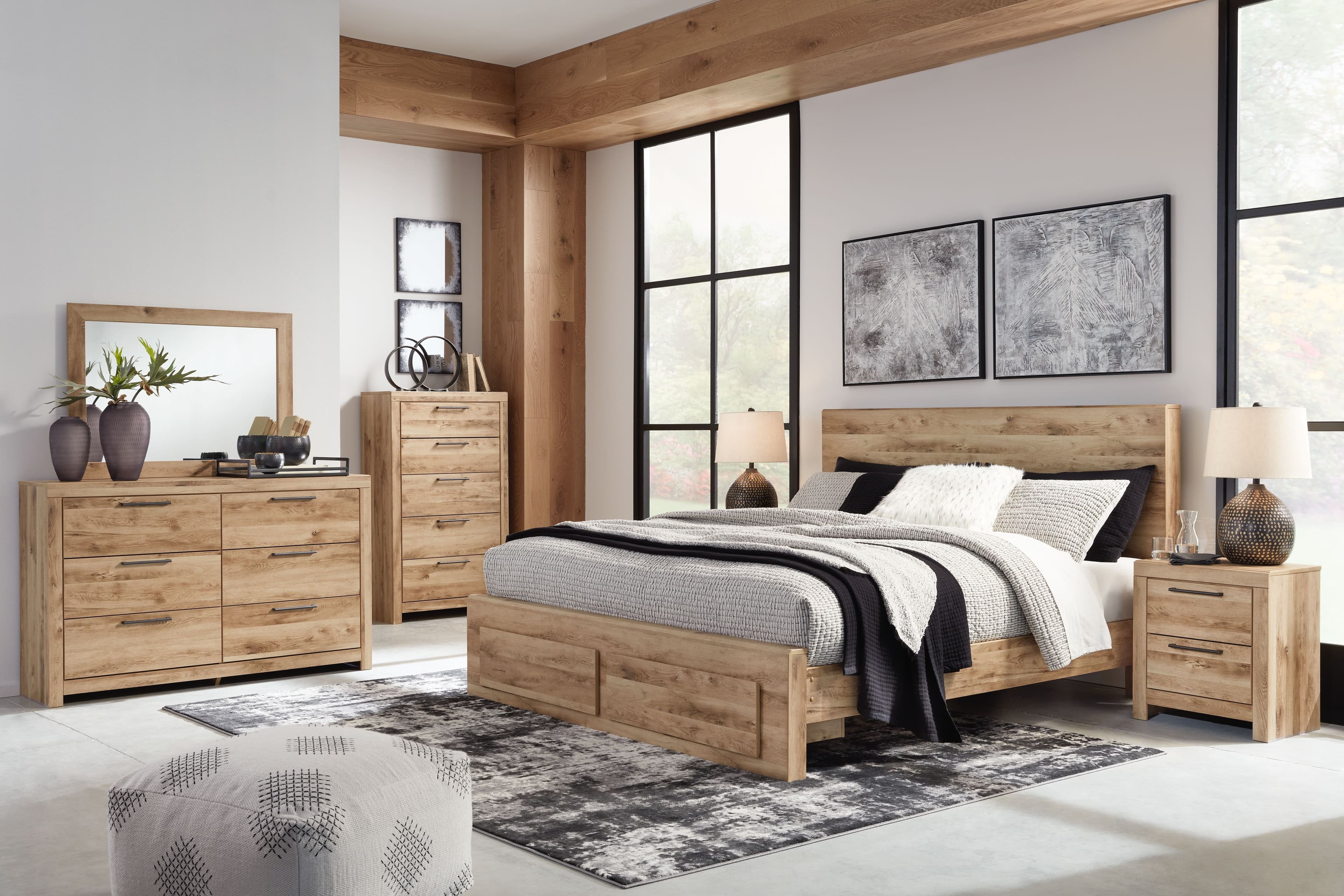 7 Pc. · Dresser, Mirror, Chest, Queen Panel Bed with Footboard Storage