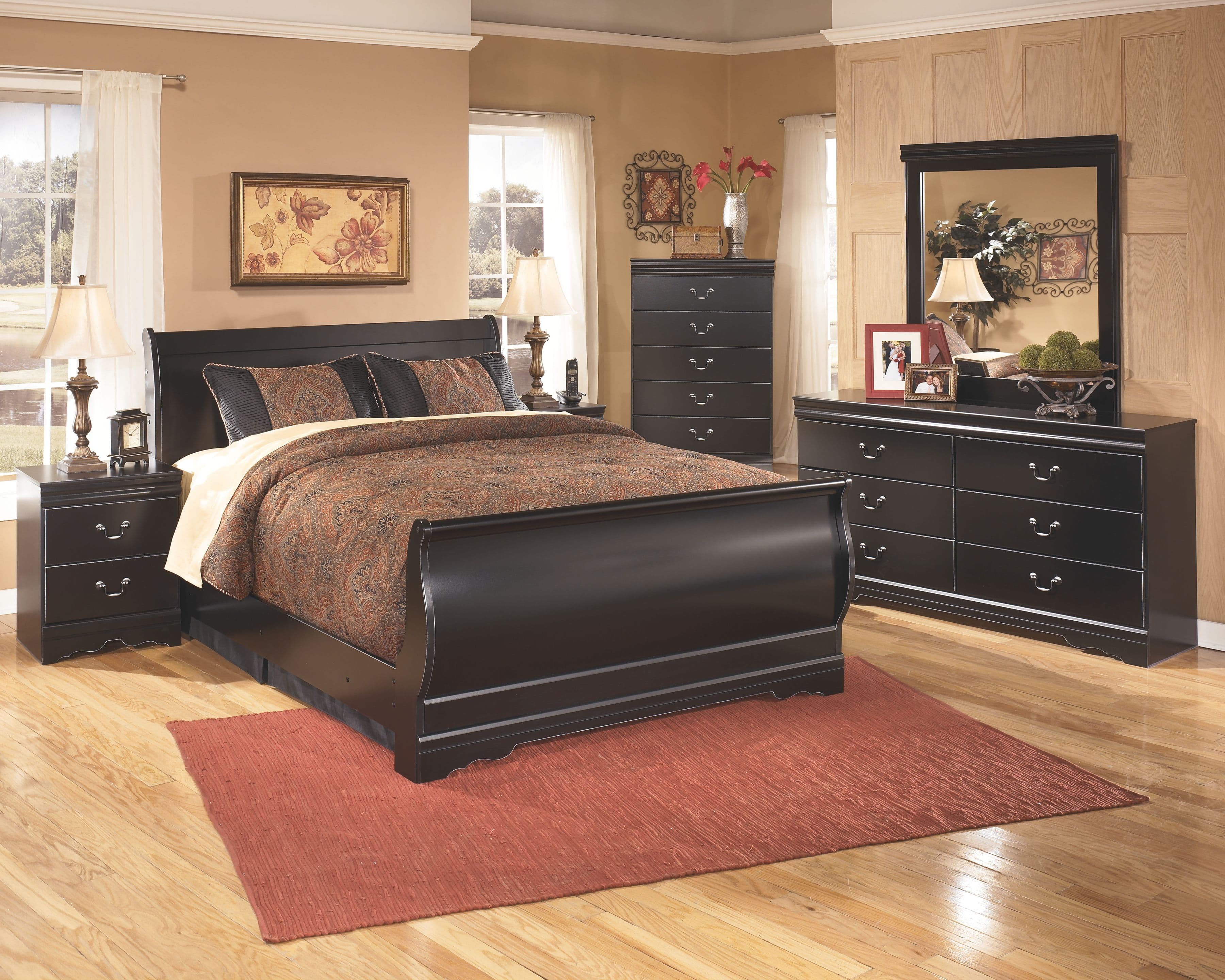 6 Pc. · Dresser, Mirror, Chest, Full Sleigh Bed