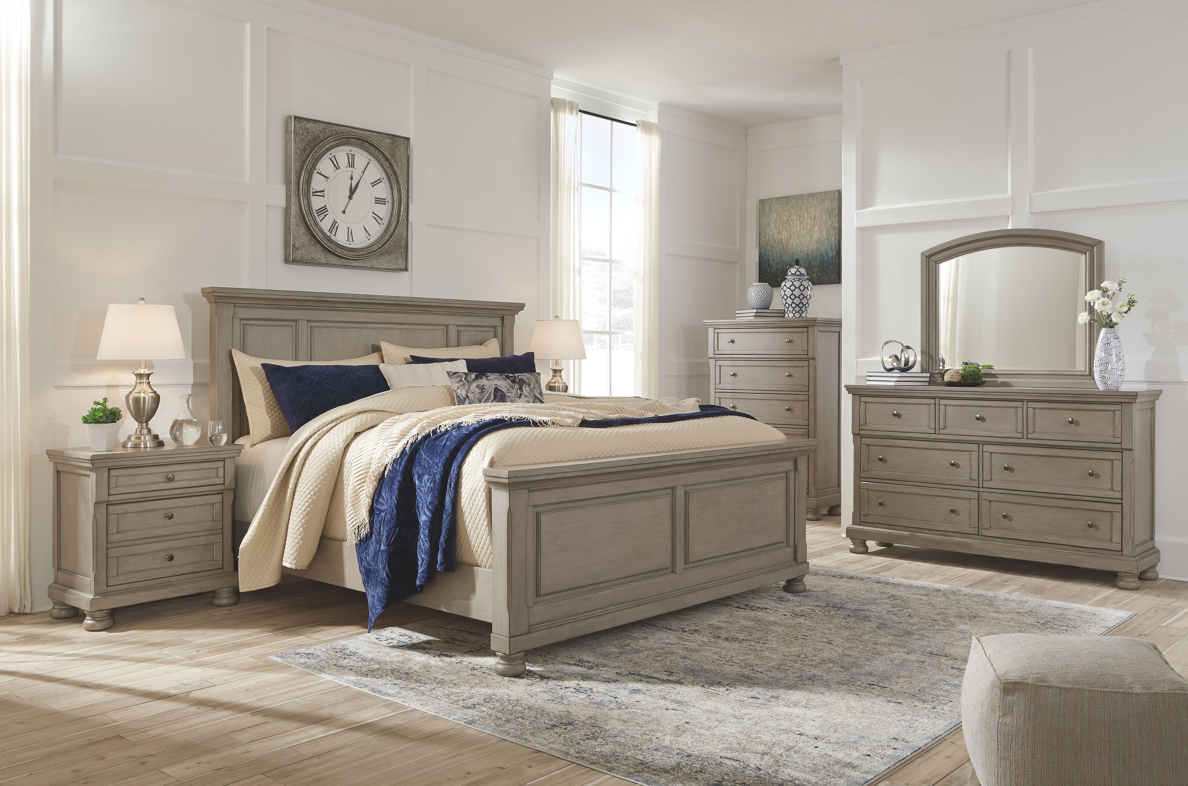8 Pc. · Dresser, Mirror, Chest, King Panel Bed, 2 Nightstands
