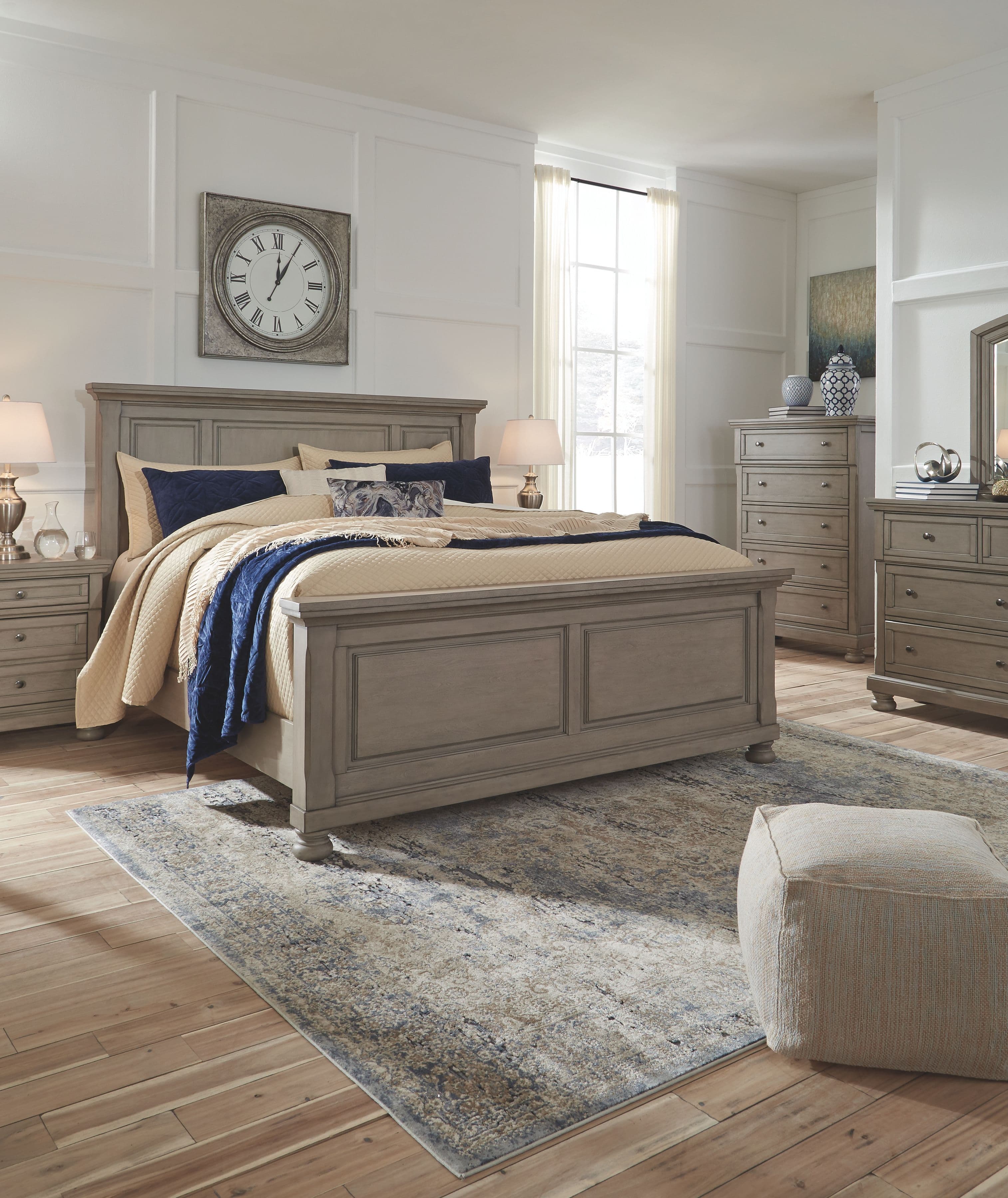 Lettner - 6 Pc. - Dresser, Mirror, Chest, Queen Panel Bed - Light Gray