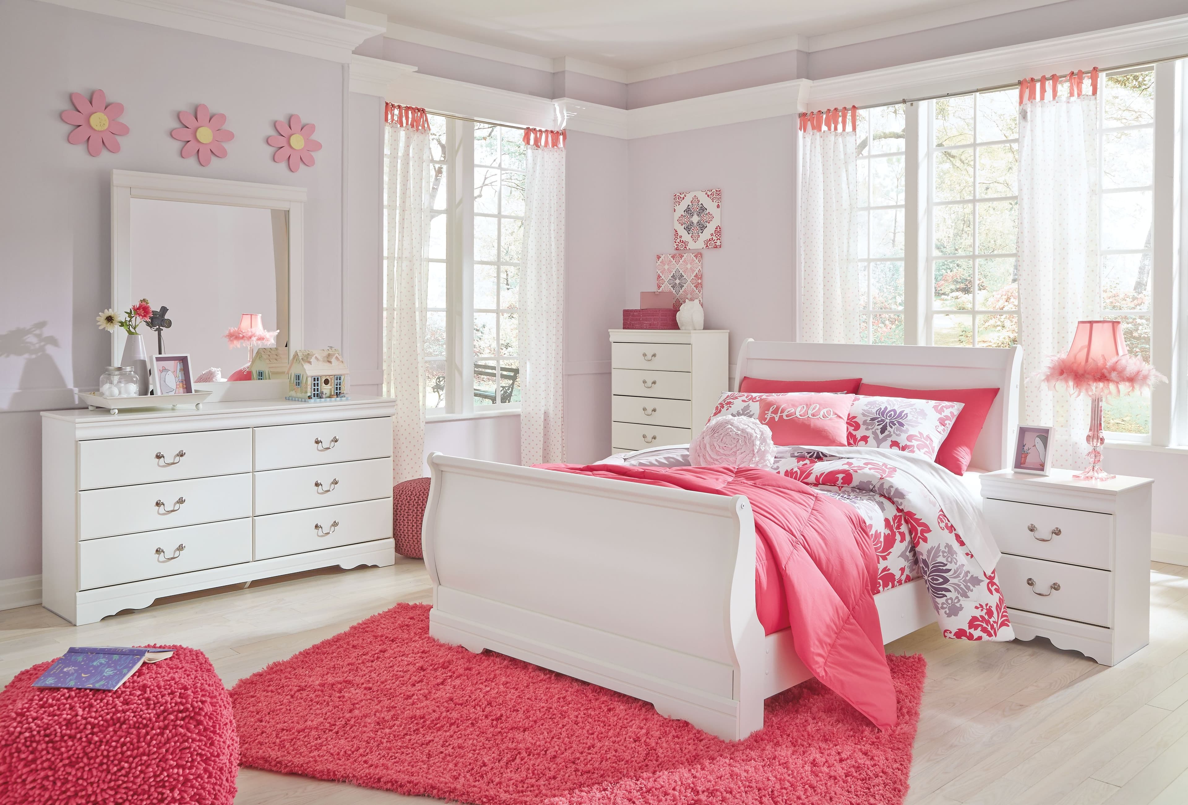 6 Pc. · Dresser, Mirror, Chest, Full Sleigh Bed