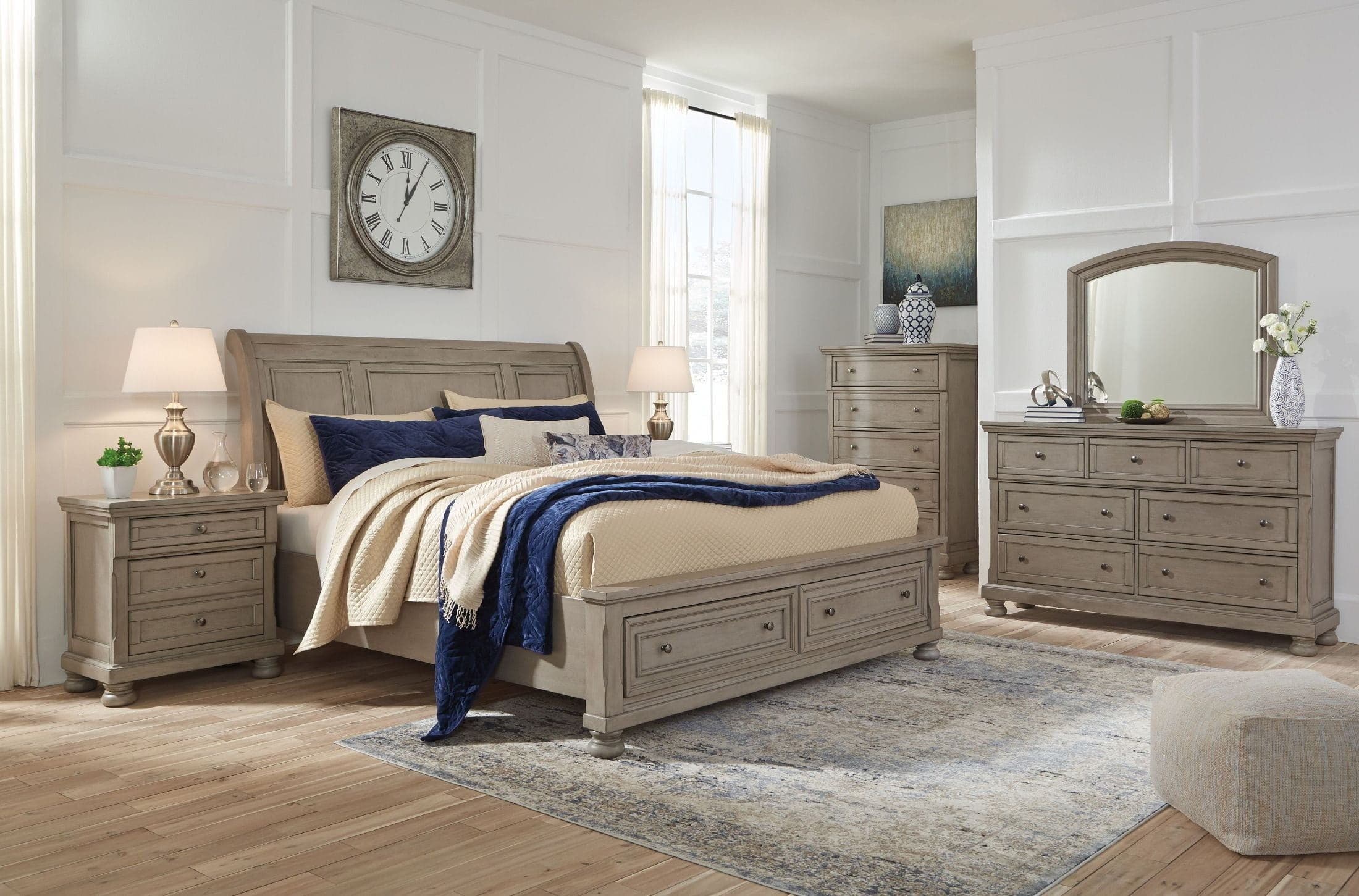 8 Pc. · Dresser, Mirror, Chest, King Sleigh Bed with 2 Storage Drawers, 2 Nightstands